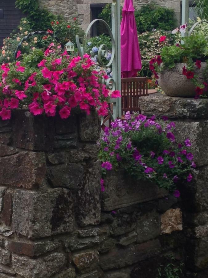 Le Petit Chateau Noyal-Pontivy 外观 照片